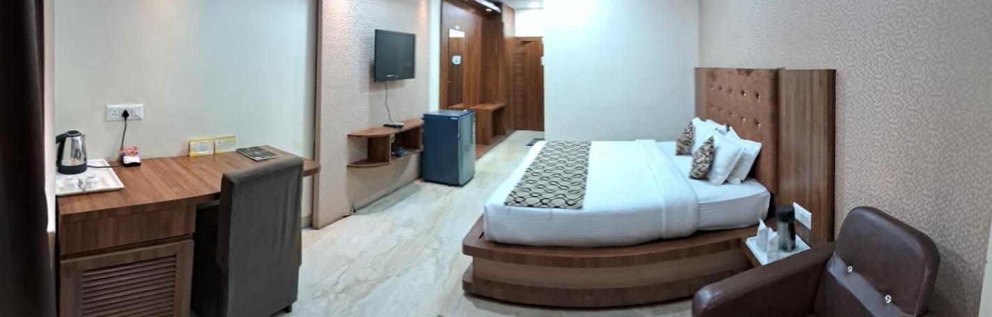 Hotel Samdareeya Pvt Ltd Jabalpur Bagian luar foto