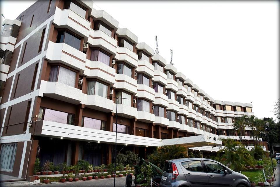 Hotel Samdareeya Pvt Ltd Jabalpur Bagian luar foto